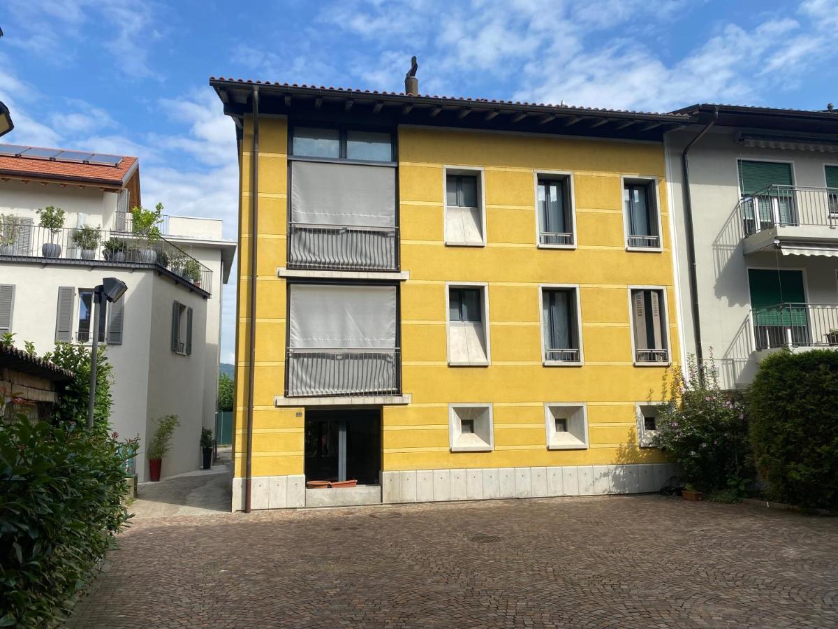 Yellow House Guest House Mendrisio Buitenkant foto